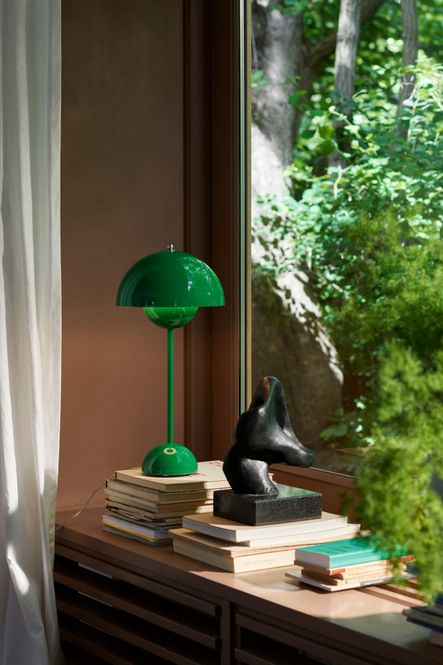 Hovedbilde &Tradition Flowerpot VP3 Bordlampe, Signalgrønn