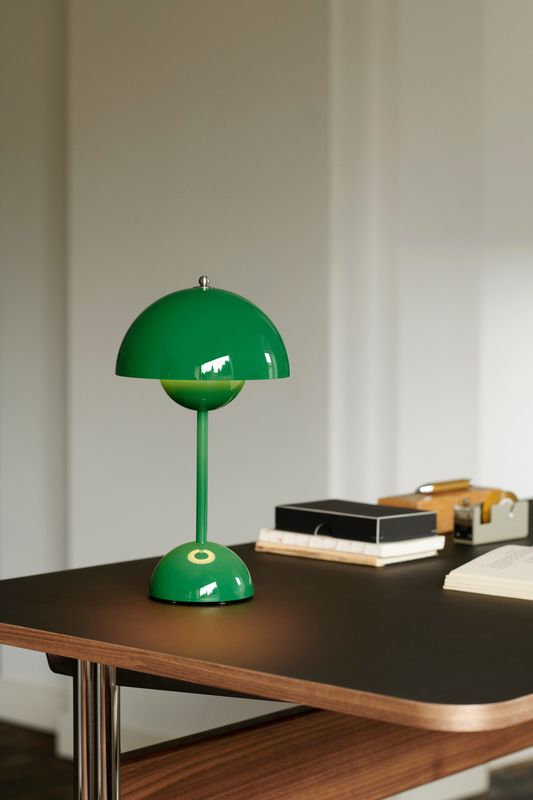 &Tradition Flowerpot VP9 Portabel Bord, Signal Green