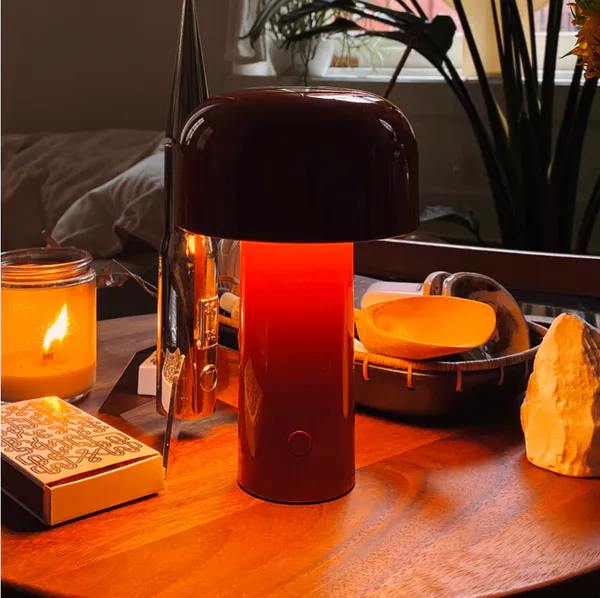 Hovedbilde Flos Bellhop Oppladbar lampe red