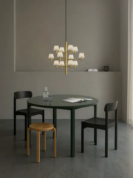 Hovedbilde Herstal - Gil lysekrone 12  Messing / opalglass
