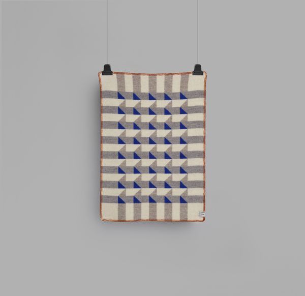 Hovedbilde Røros Tweed Kvam Barnepledd, blå